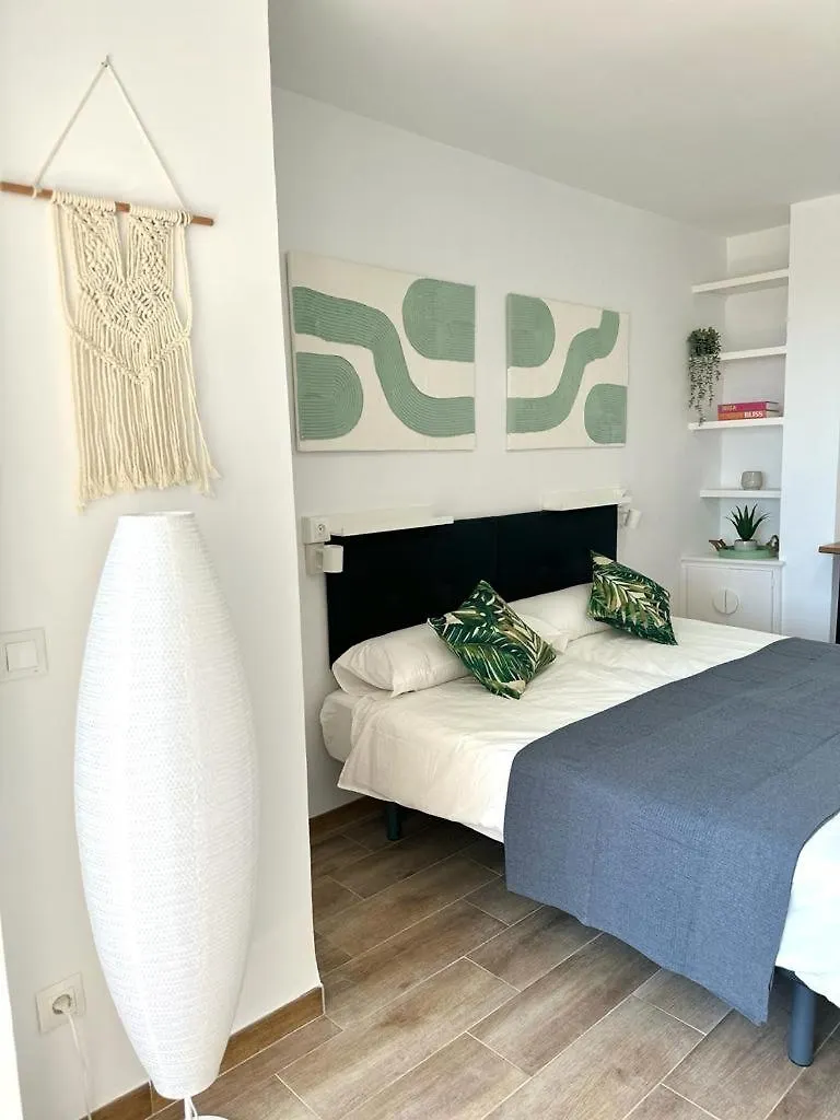 New Stylish Studio With Pool & Sea View トレモリノス 0*,  スペイン