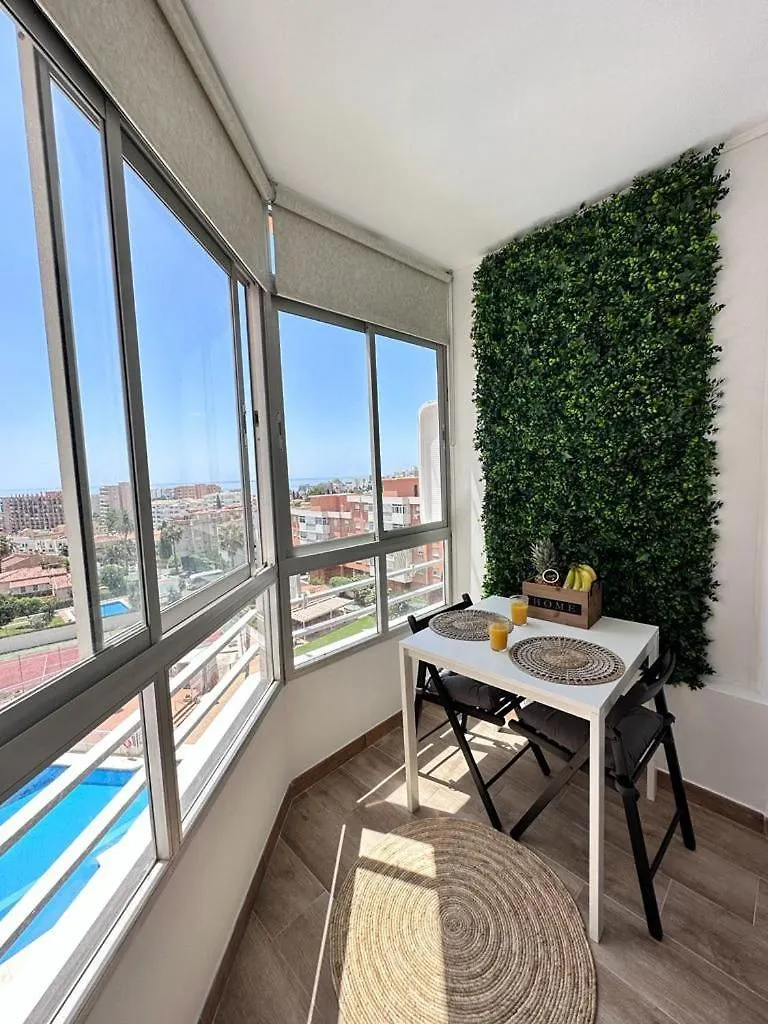 New Stylish Studio With Pool & Sea View トレモリノス